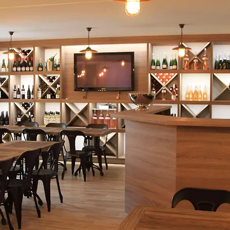 Western Le Vauban 酒店 4*