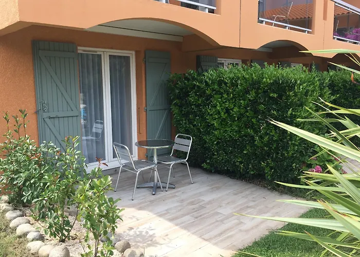 Western Le Vauban Отель 4*