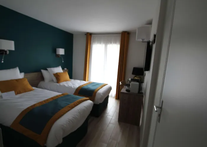 Отель Western Le Vauban 4*