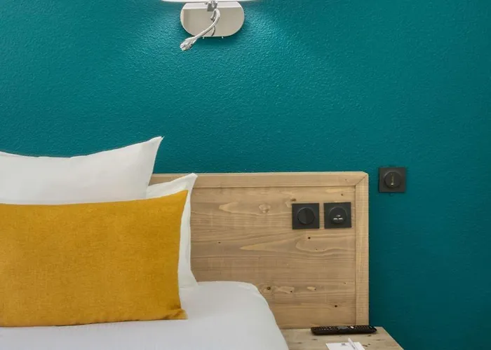 Western Le Vauban Отель 4*