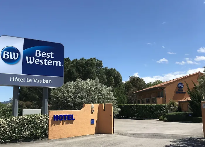 Western Le Vauban Отель 4*